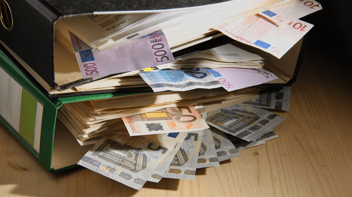 draghi tassa maxi profitti